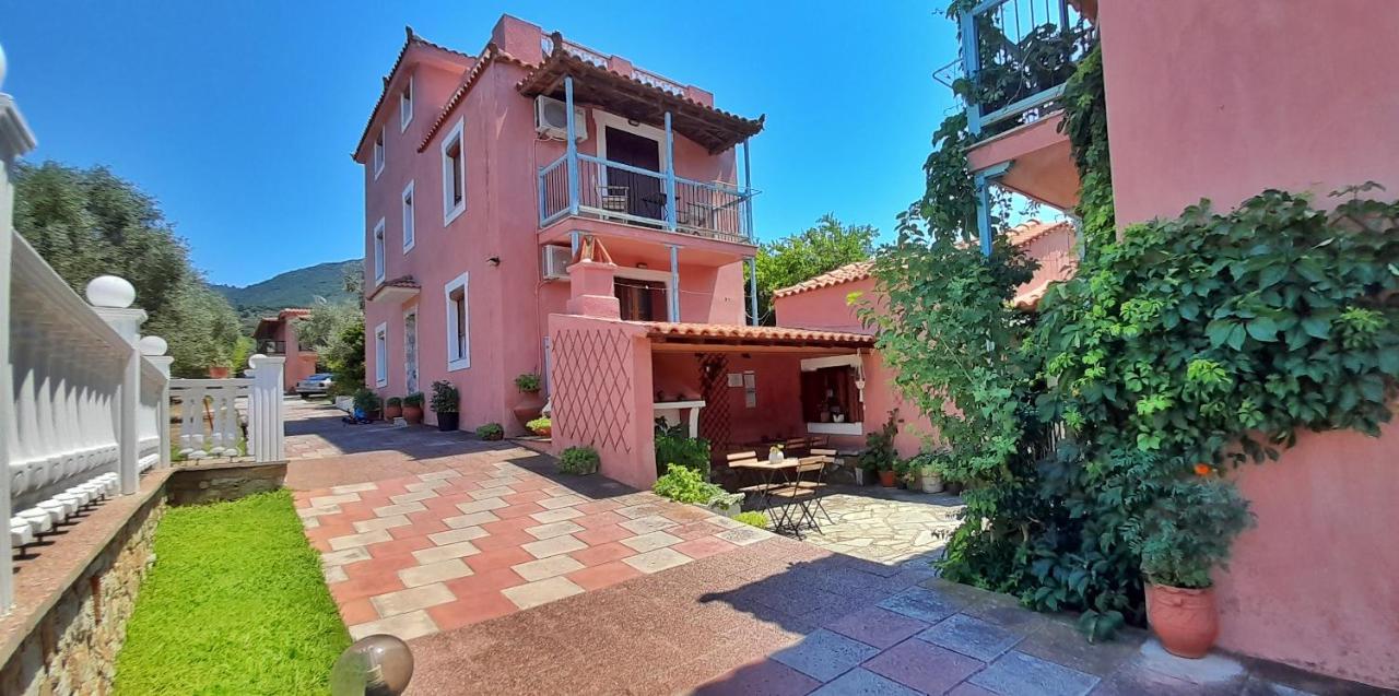 סטפילוס Georgia Apartments מראה חיצוני תמונה